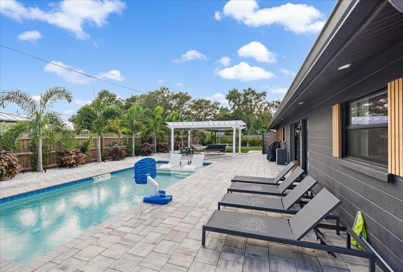 2402 Wisteria Street, Sarasota, FL 34239 Photo