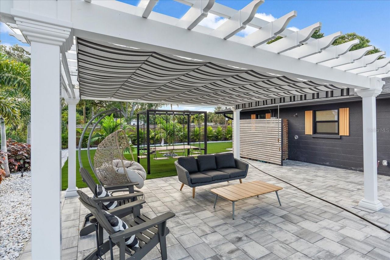 2402 Wisteria Street, Sarasota, FL 34239 Photo