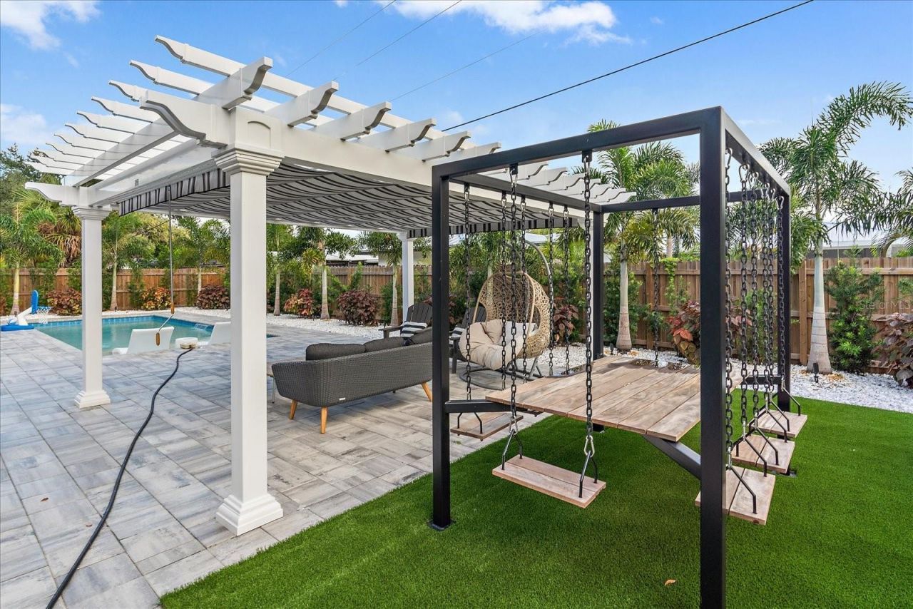 2402 Wisteria Street, Sarasota, FL 34239 Photo