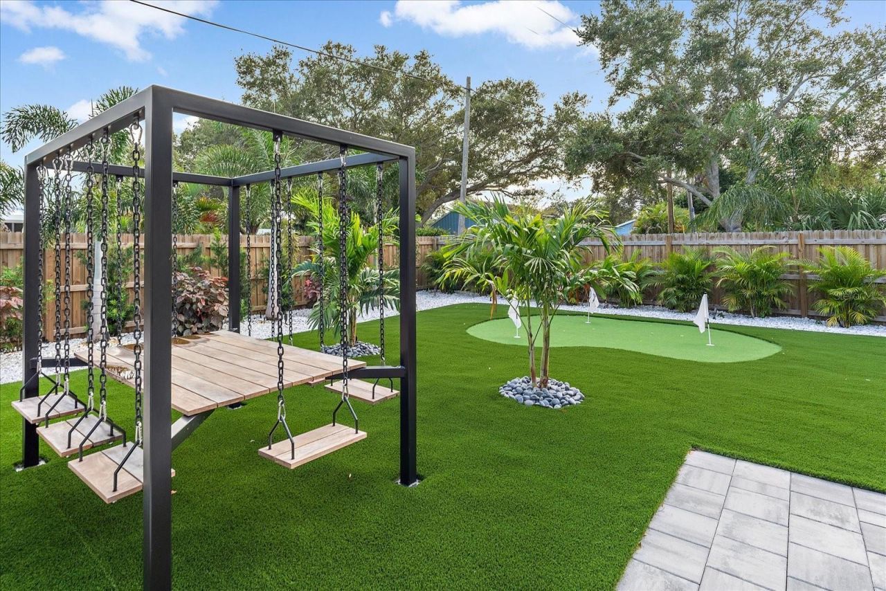 2402 Wisteria Street, Sarasota, FL 34239 Photo