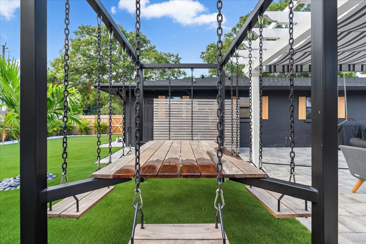 2402 Wisteria Street, Sarasota, FL 34239 Photo