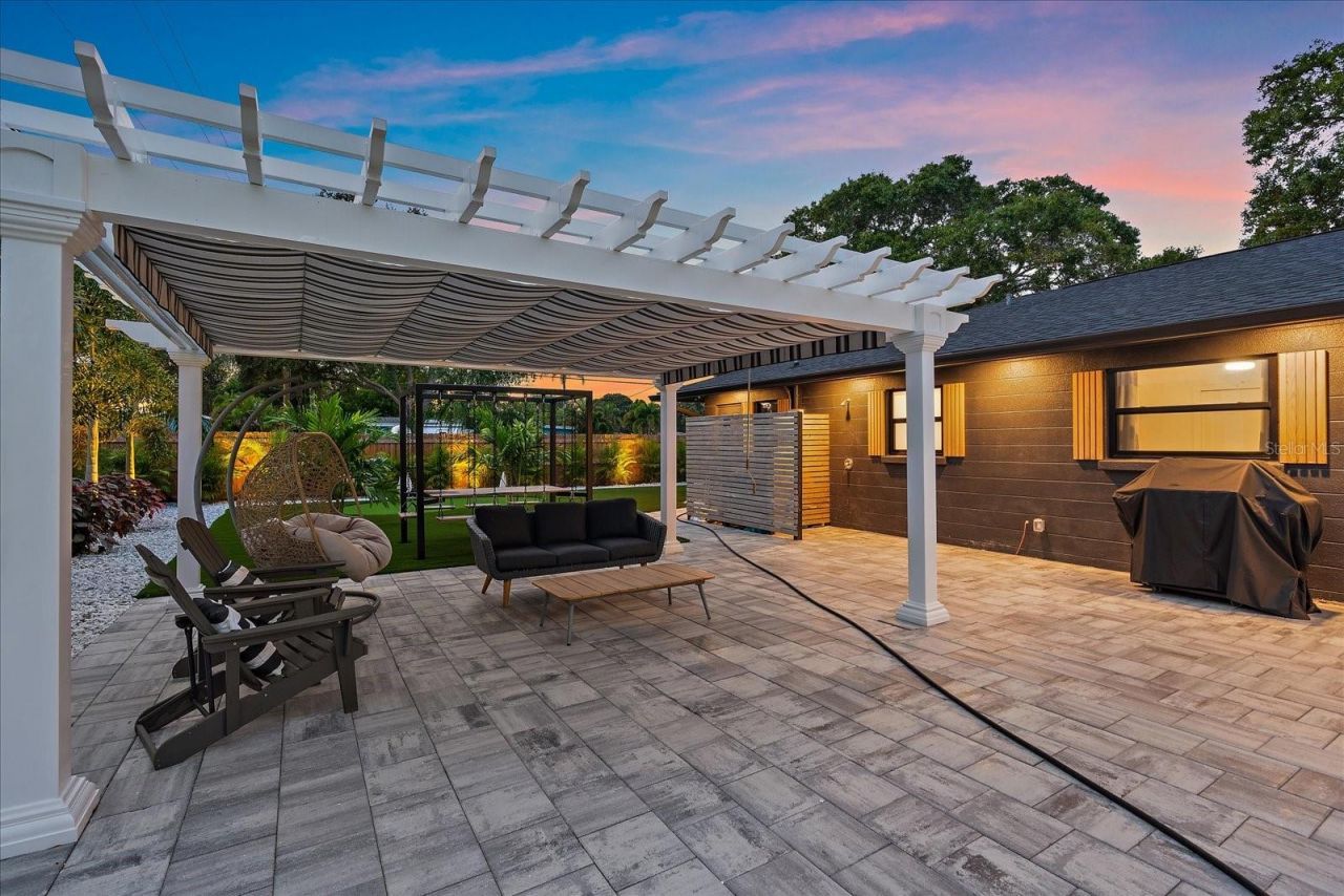 2402 Wisteria Street, Sarasota, FL 34239 Photo