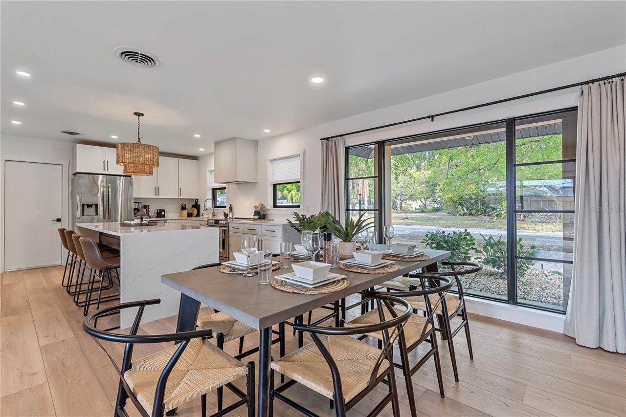 2402 Wisteria Street, Sarasota, FL 34239 Photo