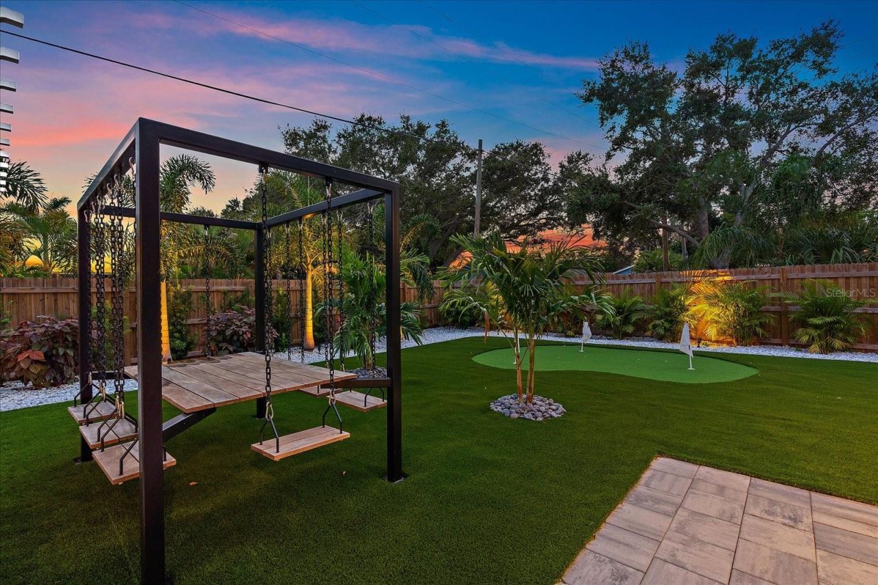 2402 Wisteria Street, Sarasota, FL 34239 Photo