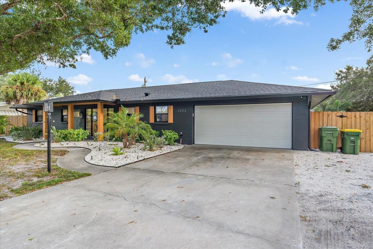 2402 Wisteria Street, Sarasota, FL 34239 Photo