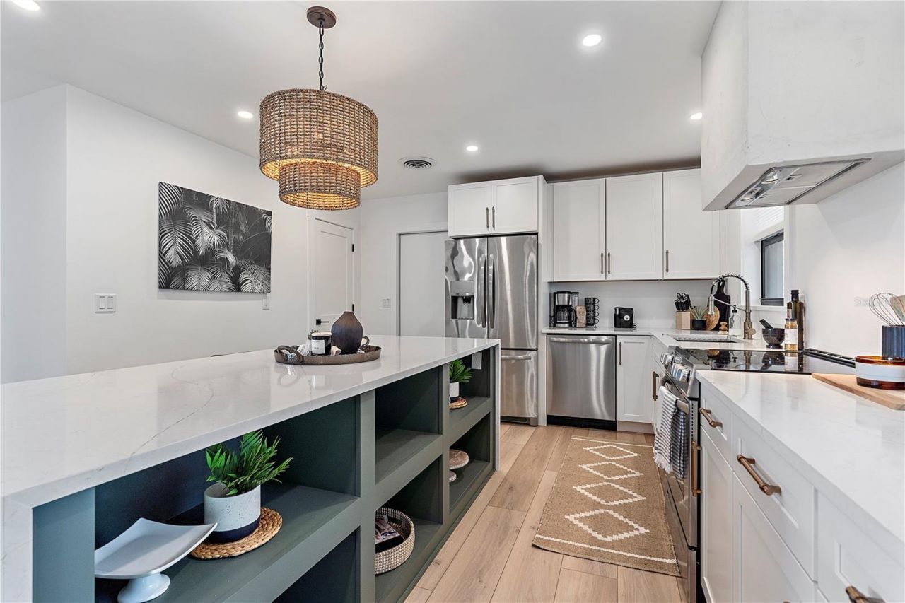 2402 Wisteria Street, Sarasota, FL 34239 Photo