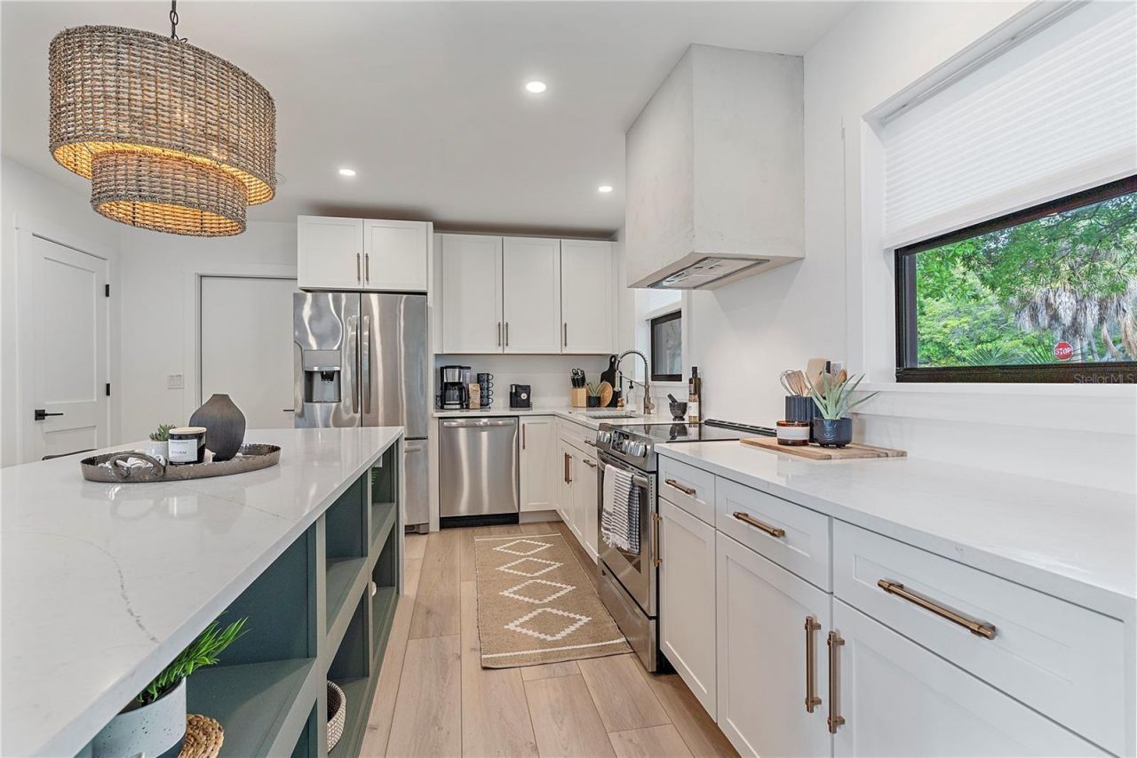 2402 Wisteria Street, Sarasota, FL 34239 Photo