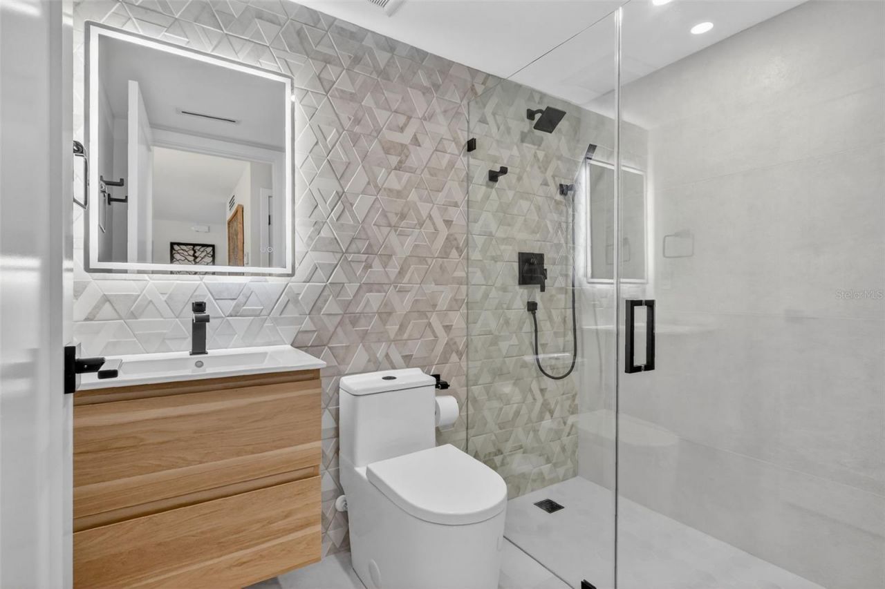 6063 E Peppertree Way, Unit 111, Sarasota, FL 34242 Photo