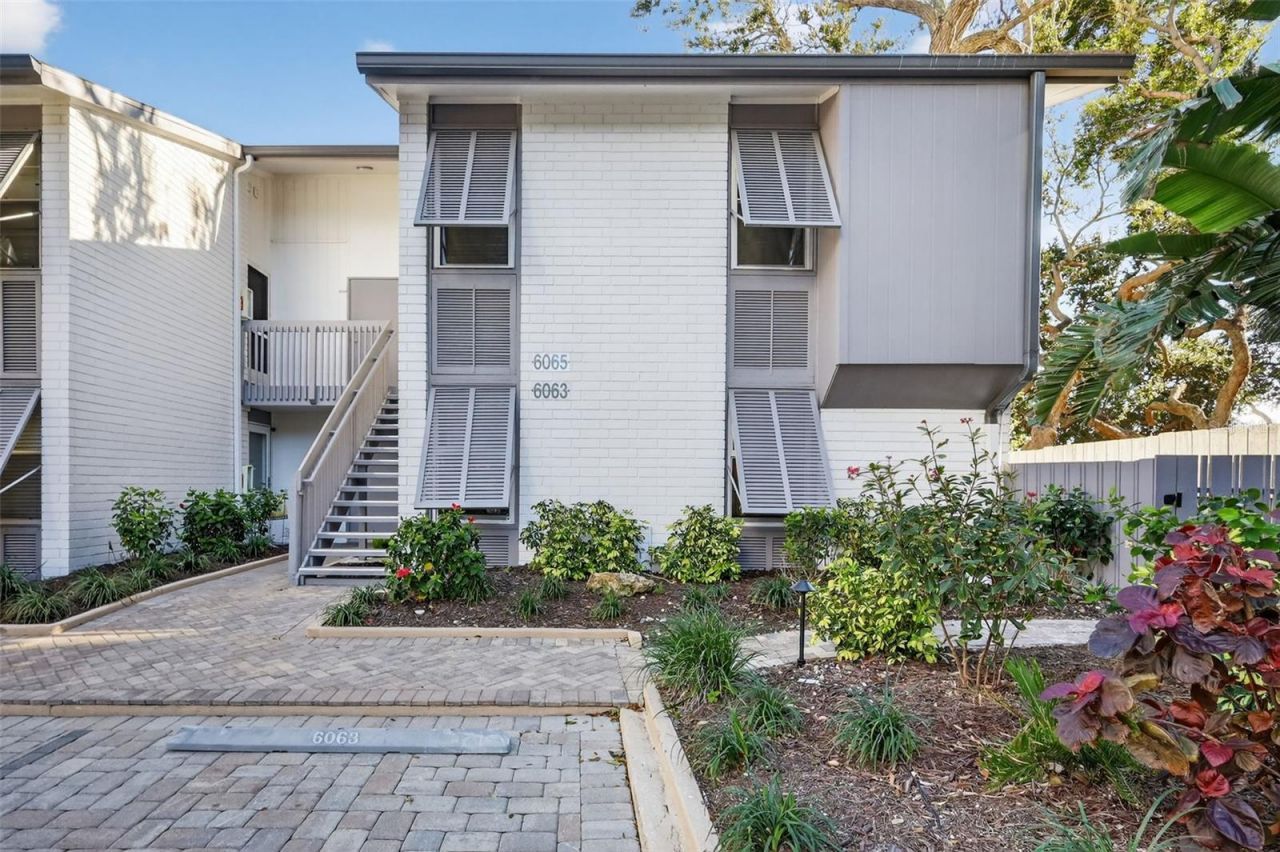6063 E Peppertree Way, Unit 111, Sarasota, FL 34242 Photo