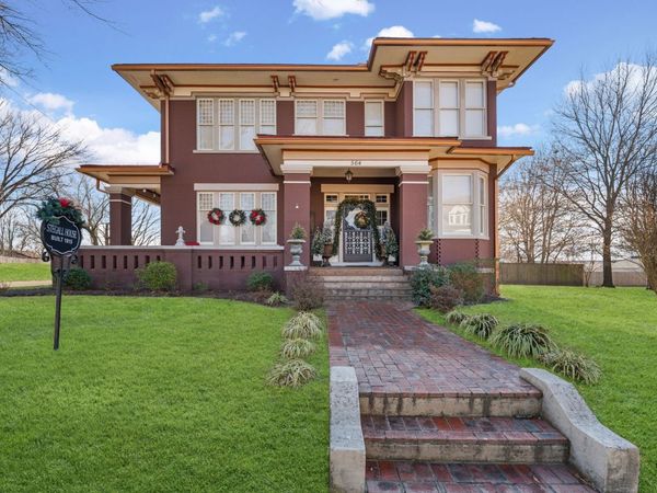 564 E Main St, Jackson, TN 38301