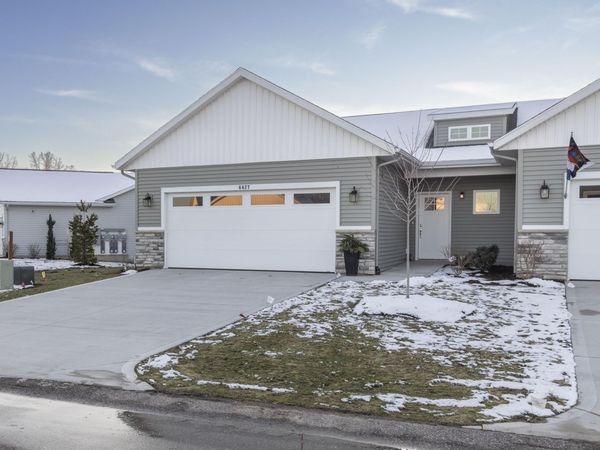 6627 Shoreside Court SE, Grand Rapids, MI 49548