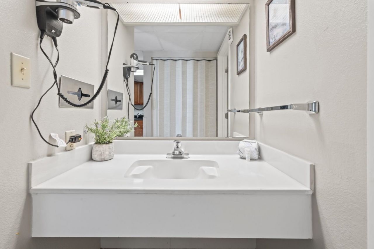 1501 S Ocean Blvd. Photo 17