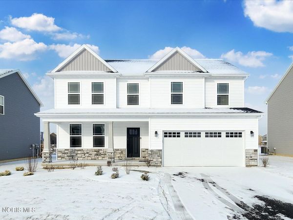 197 Valley Hall Drive, Perrysburg, OH 43551