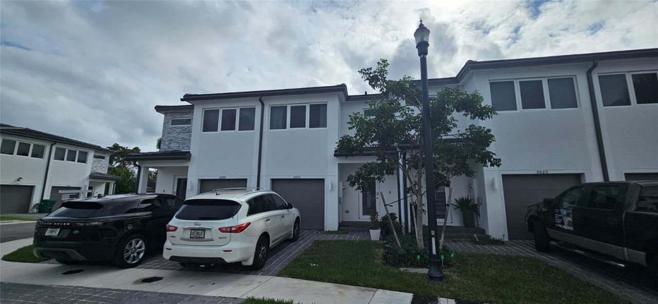 5010 SW 37th St, Unit 5010, Pembroke Park, FL 33023 Main Photo