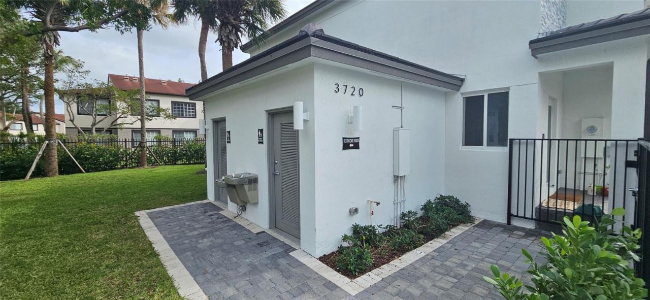 5010 SW 37th Street, Unit 5010, Pembroke Park, FL 33023 Photo