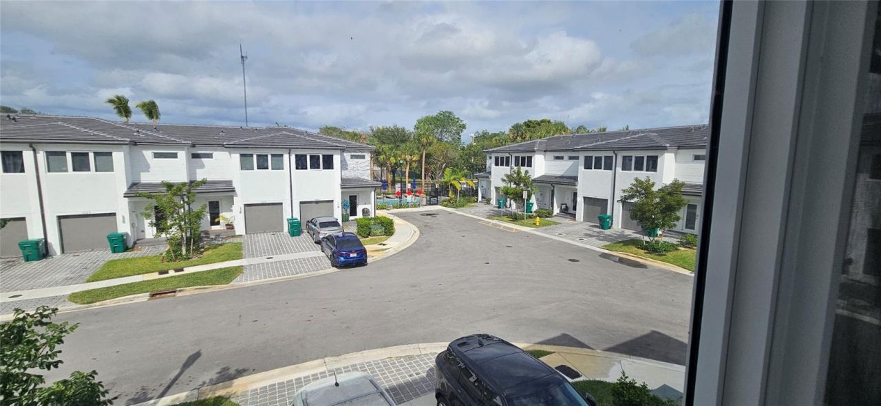 5010 SW 37th Street, Unit 5010, Pembroke Park, FL 33023 Photo