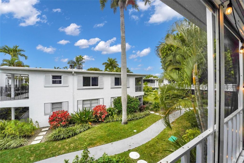 2161 NE 42nd Court, Unit 215, Lighthouse Point, FL 33064 Photo