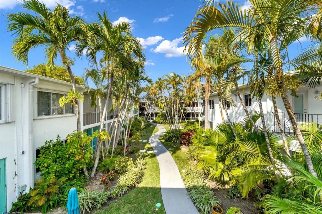 2161 NE 42nd Court, Unit 215, Lighthouse Point, FL 33064 Photo