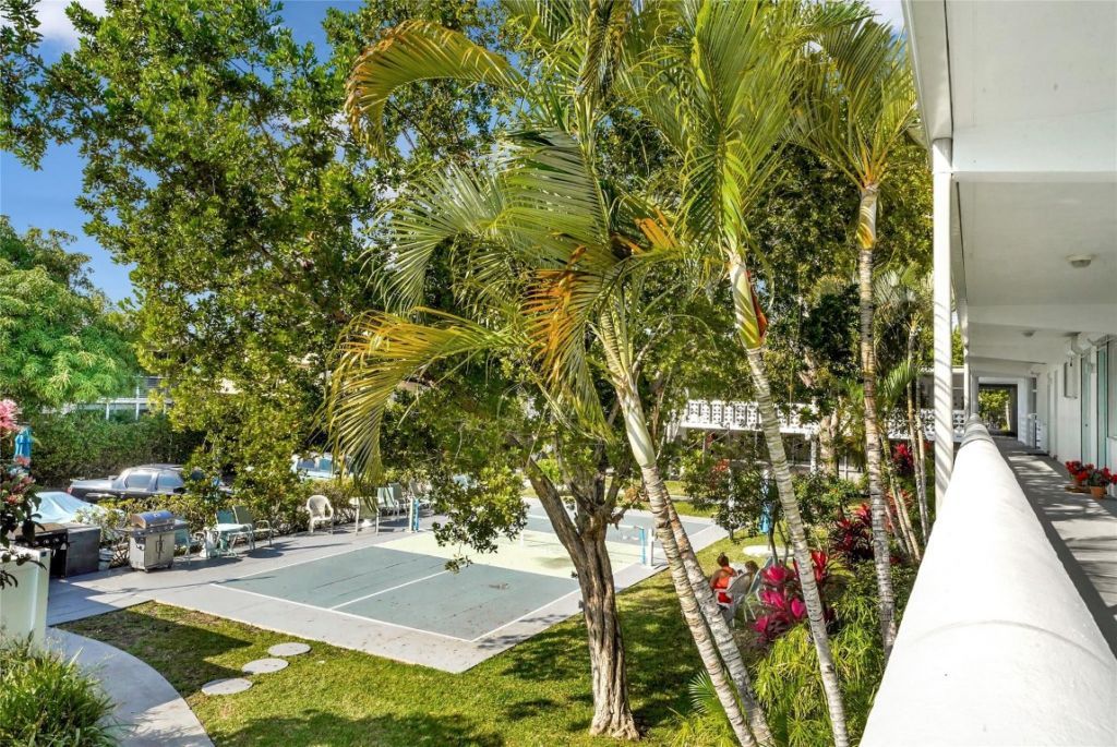 2161 NE 42nd Court, Unit 215, Lighthouse Point, FL 33064 Photo