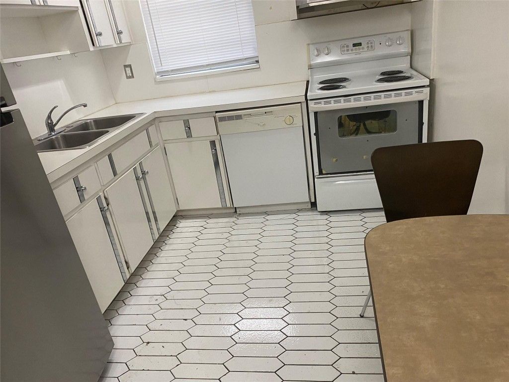 1100 Atlantic Shores, Unit 309, Hallandale Beach, FL 33009 Photo