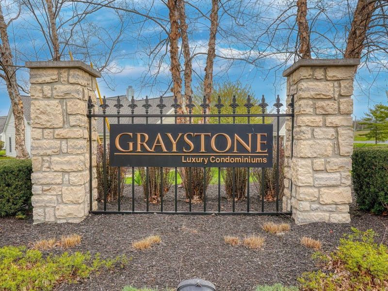 1252 Dunhurst Street , Circleville, OH 43113 Photo 3