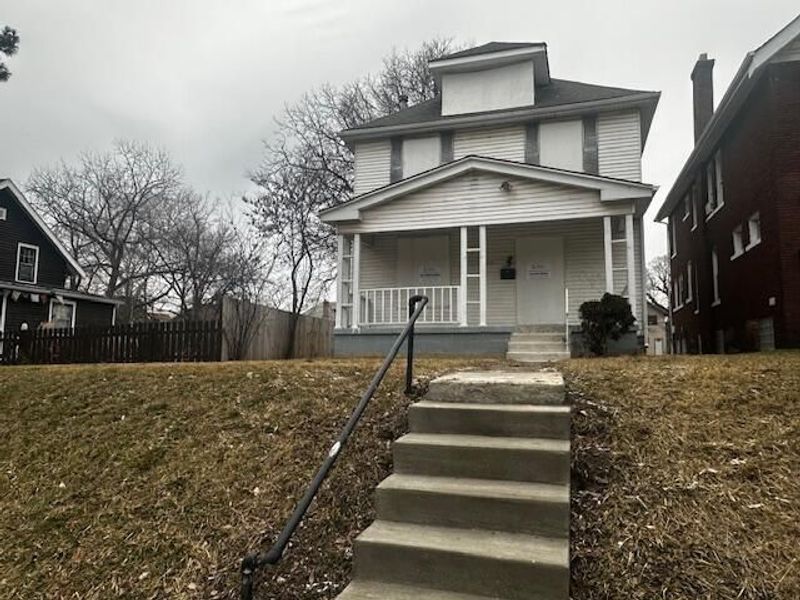 408 E 14th Avenue, Columbus, OH 43201 Photo 2