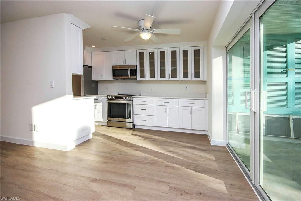 561 Periwinkle Way, Unit E2, Sanibel, FL 33957 Photo