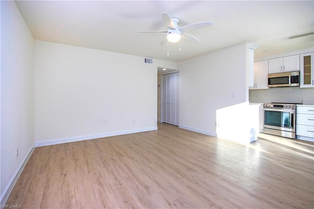 561 Periwinkle Way, Unit E2, Sanibel, FL 33957 Photo