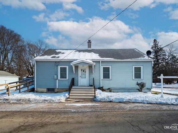 2 N Van Buren Street, Newark, IL 60541