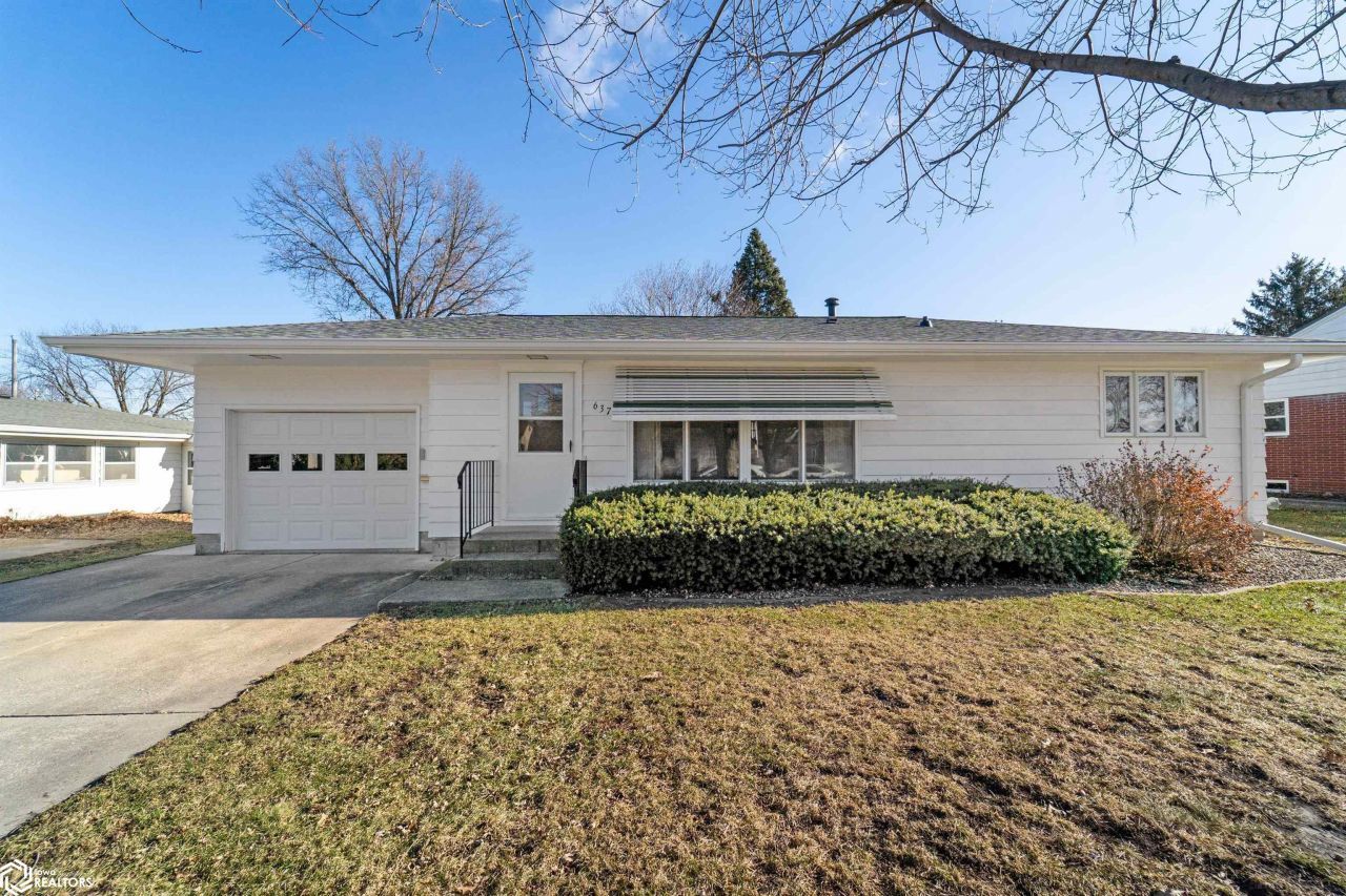 637 14th Street Place, Nevada, IA 50201 Main Photo