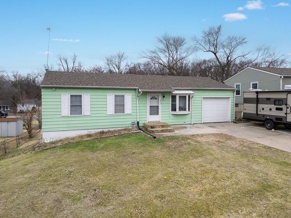 8415 Tauromee Avenue, Kansas City, KS 66112