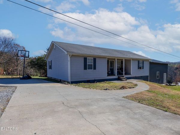 196 Akins Rd , Tellico Plains, TN 37385