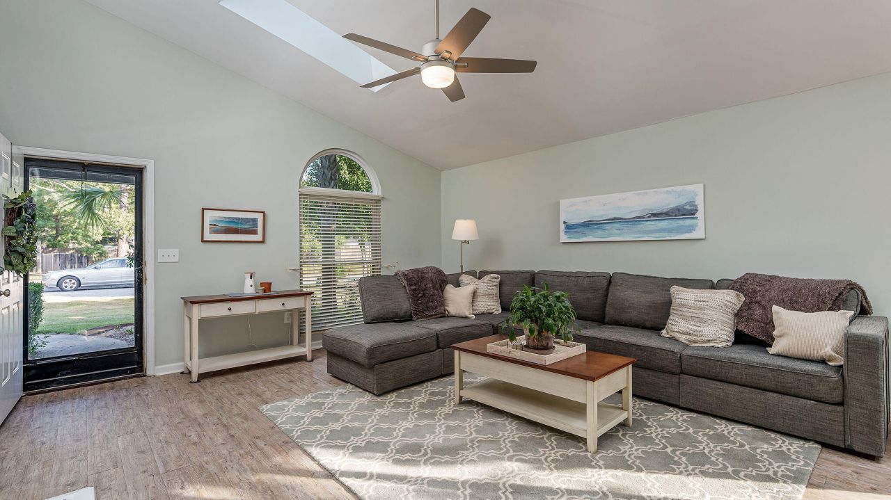 1213 Llewellyn Road Photo 11