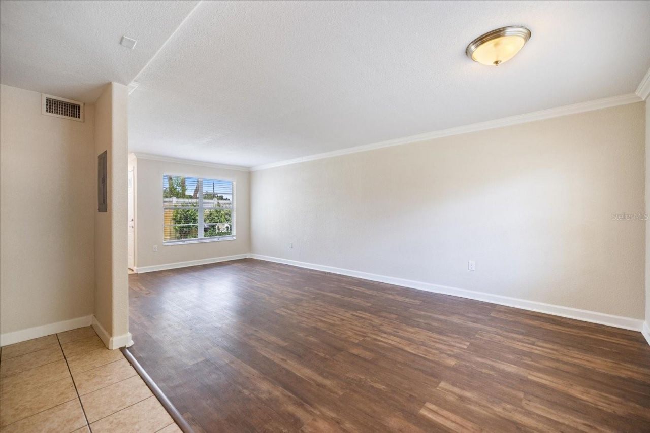 960 Highland Street, Unit A6, Sarasota, FL 34234 Photo