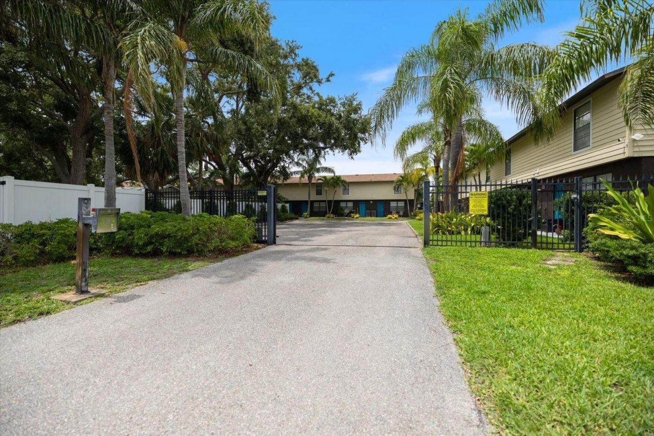 960 Highland Street, Unit A6, Sarasota, FL 34234 Photo