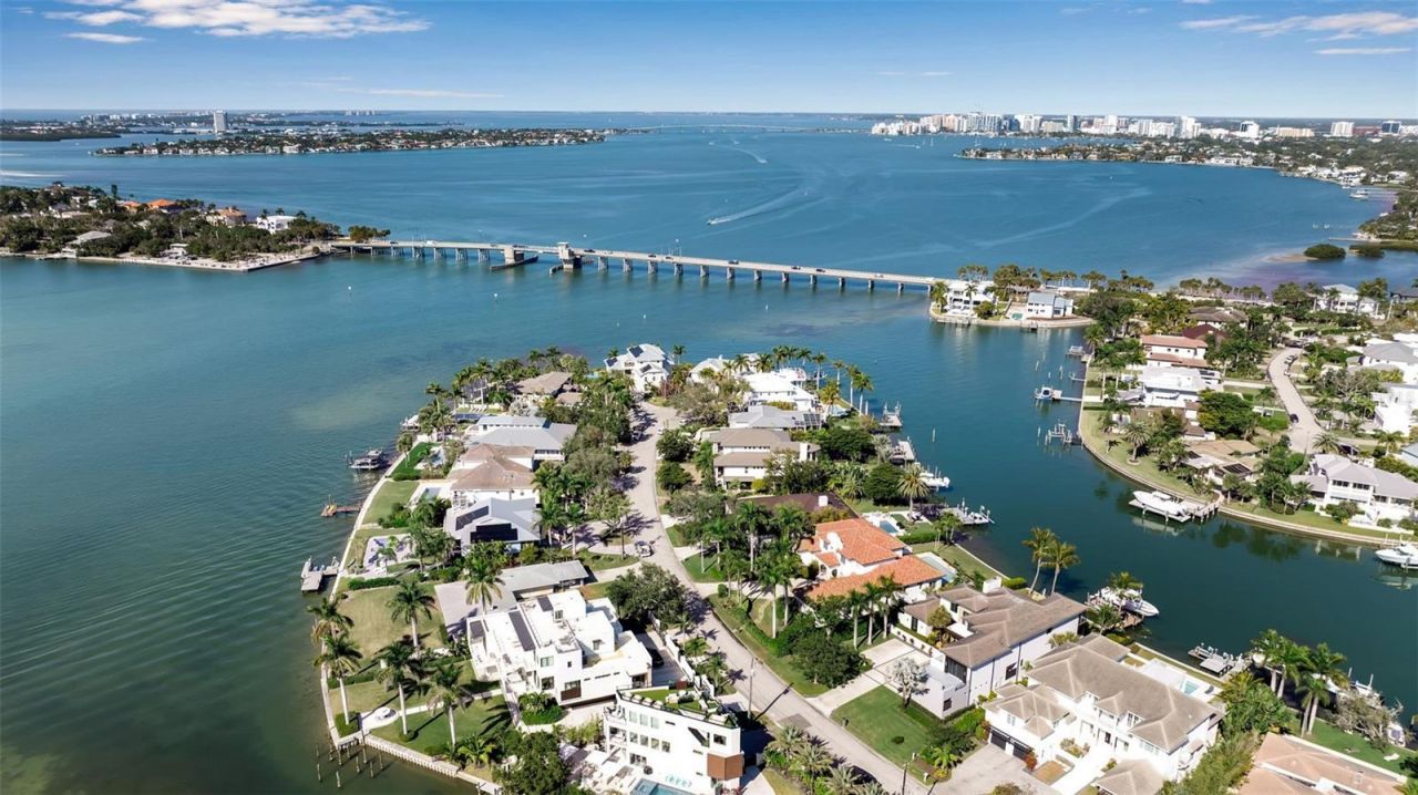1389 Tangier Way, Sarasota, FL 34239 Photo
