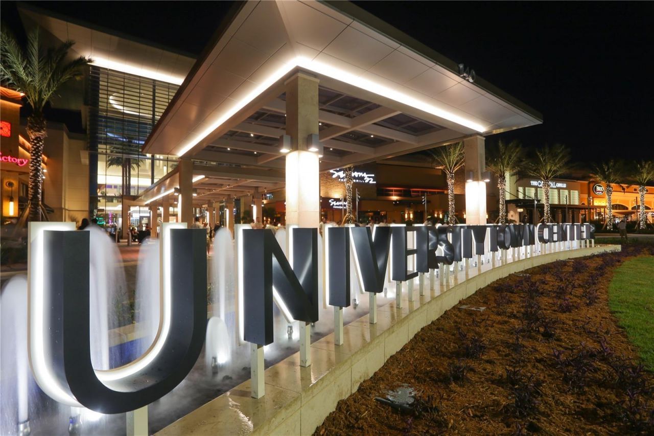 8318 Planters Knoll Terrace, Bradenton, FL 34201 Photo