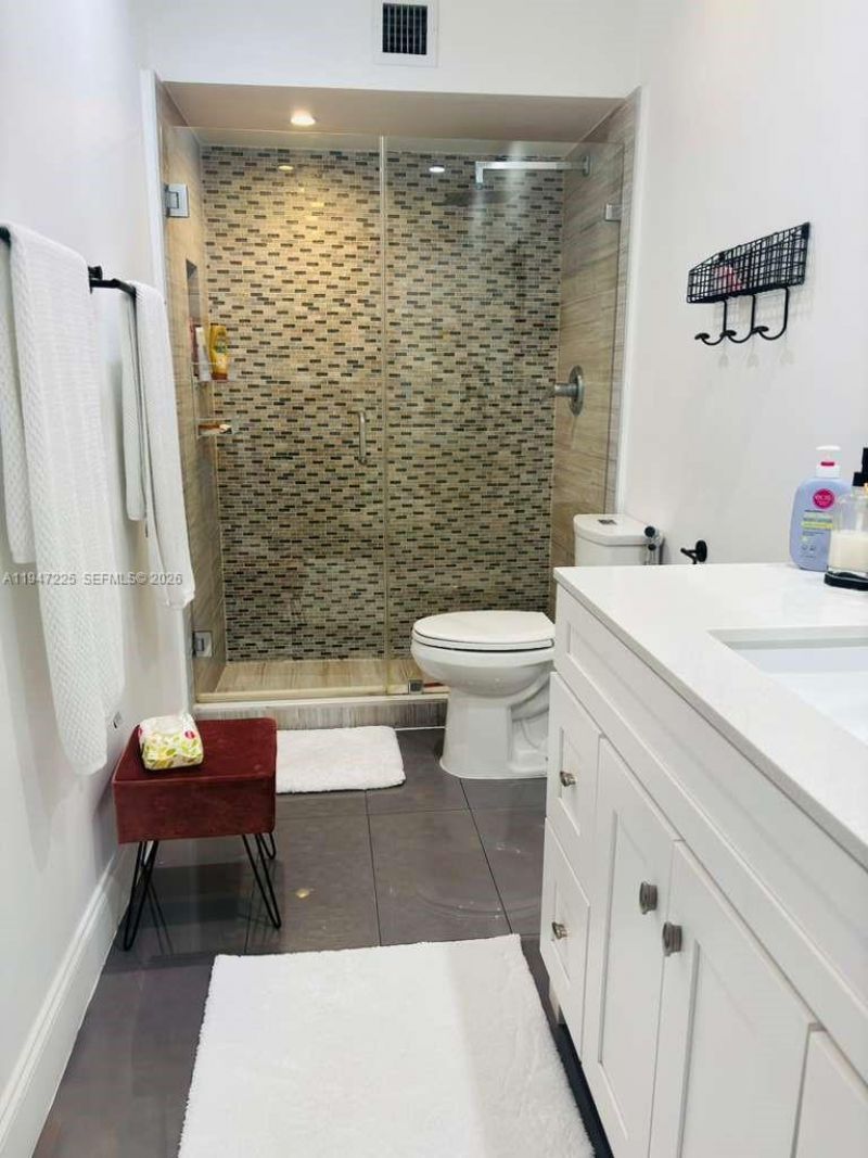 20810 San Simeon Way, Unit 109, Miami, FL 33179 Photo