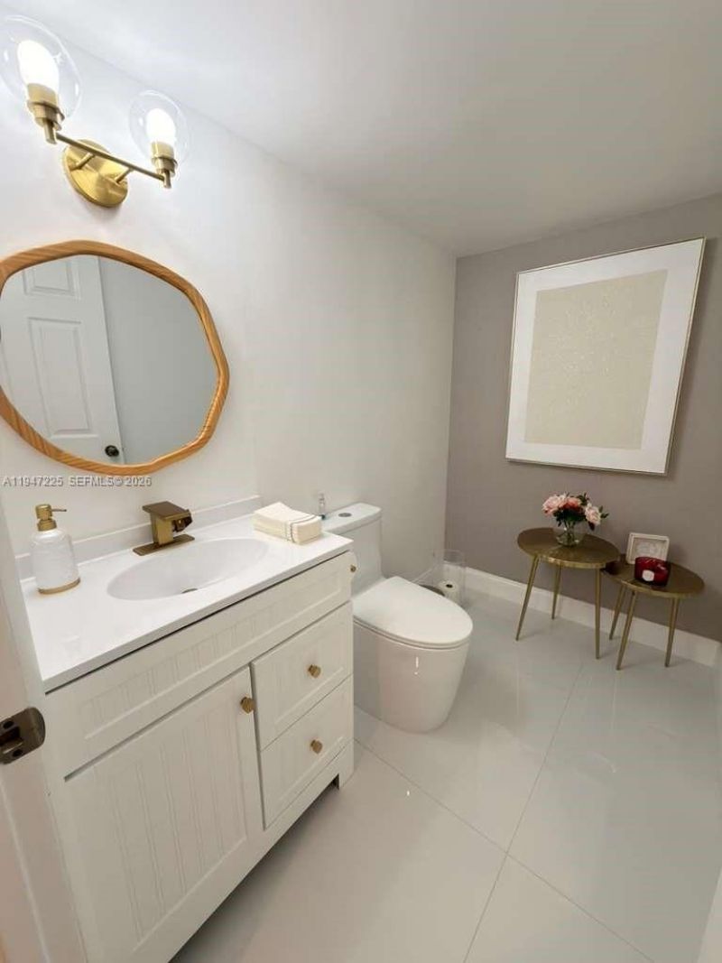 20810 San Simeon Way, Unit 109, Miami, FL 33179 Photo