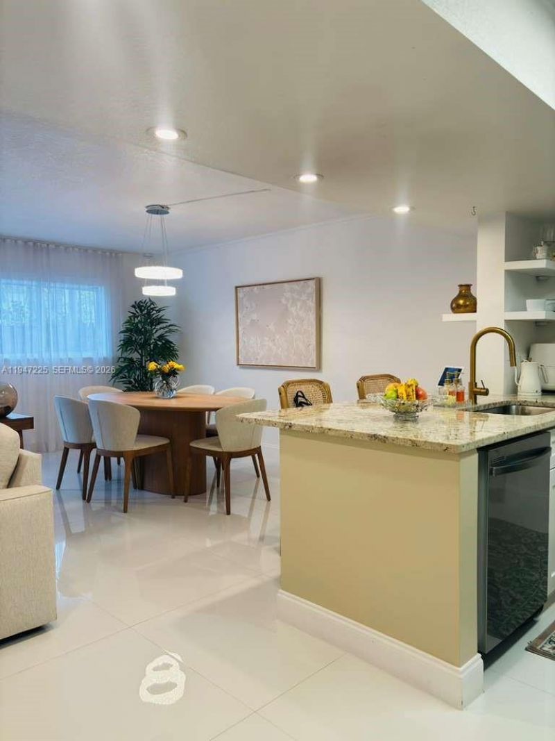 20810 San Simeon Way, Unit 109, Miami, FL 33179 Photo