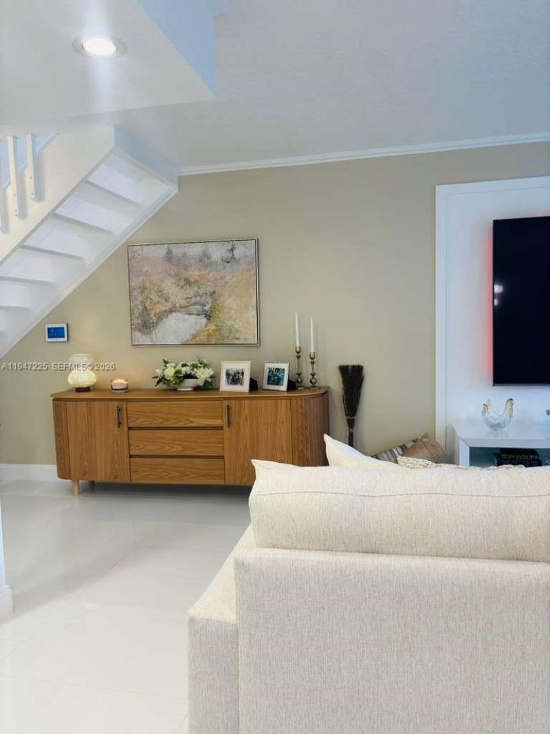 20810 San Simeon Way, Unit 109, Miami, FL 33179 Photo