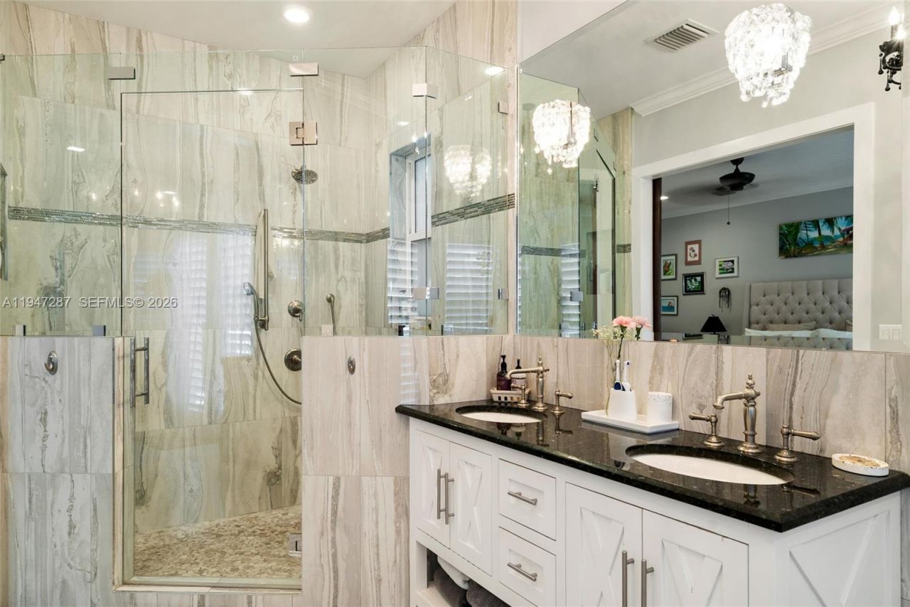 65 Tarpon Ave, Key Largo, FL 33037 Photo