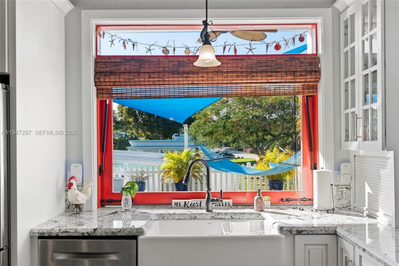 65 Tarpon Ave, Key Largo, FL 33037 Photo