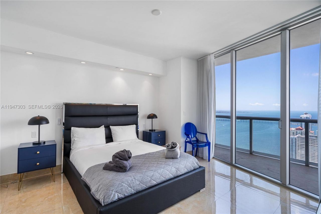 495 Brickel Ave, Unit 5705, Miami, FL 33131 Photo