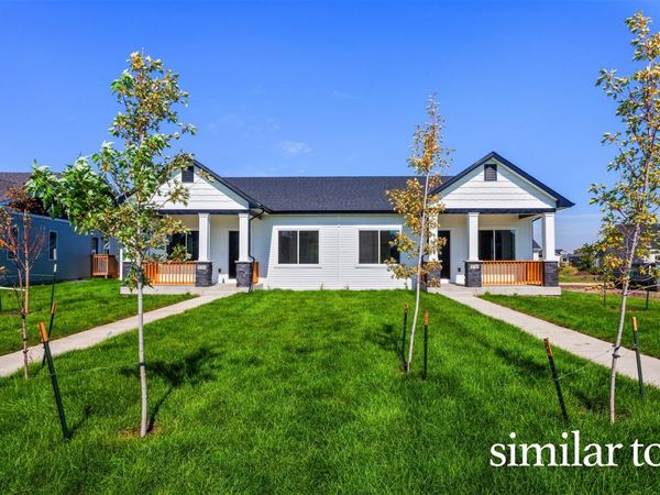 9716 Regatta Lane, Johnston, IA 50131