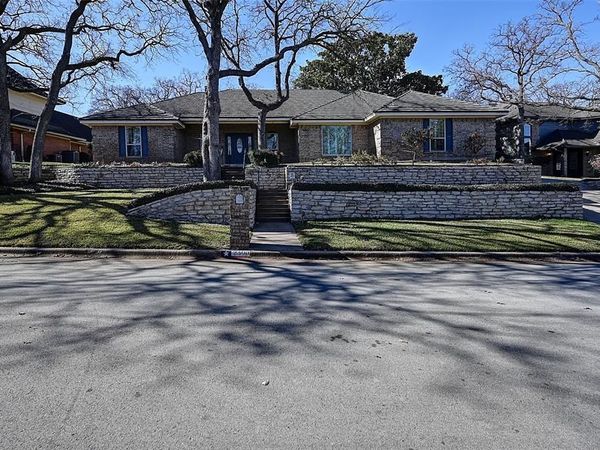 2300 Woodsong Trail, Arlington, TX 76016