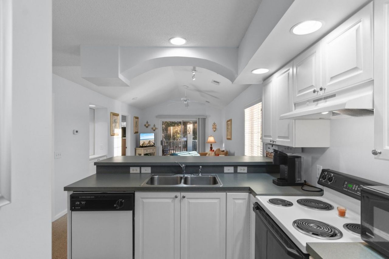 4430 Eastport Blvd. Photo 10