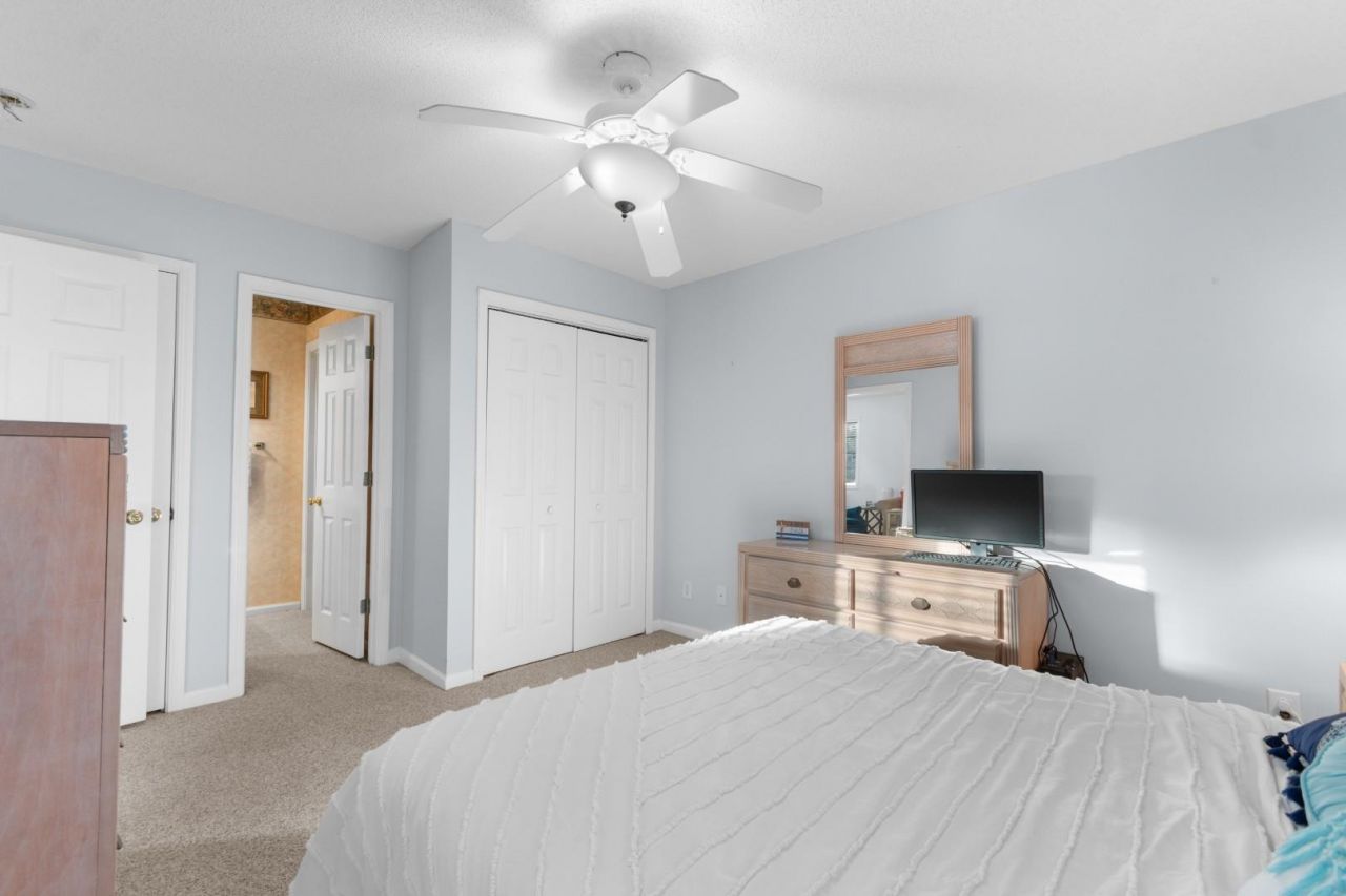 4430 Eastport Blvd. Photo 17