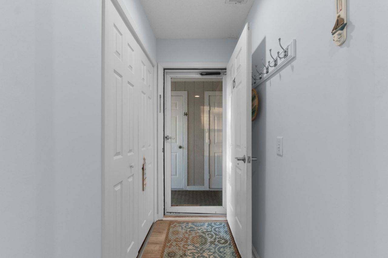 4430 Eastport Blvd. Photo 6