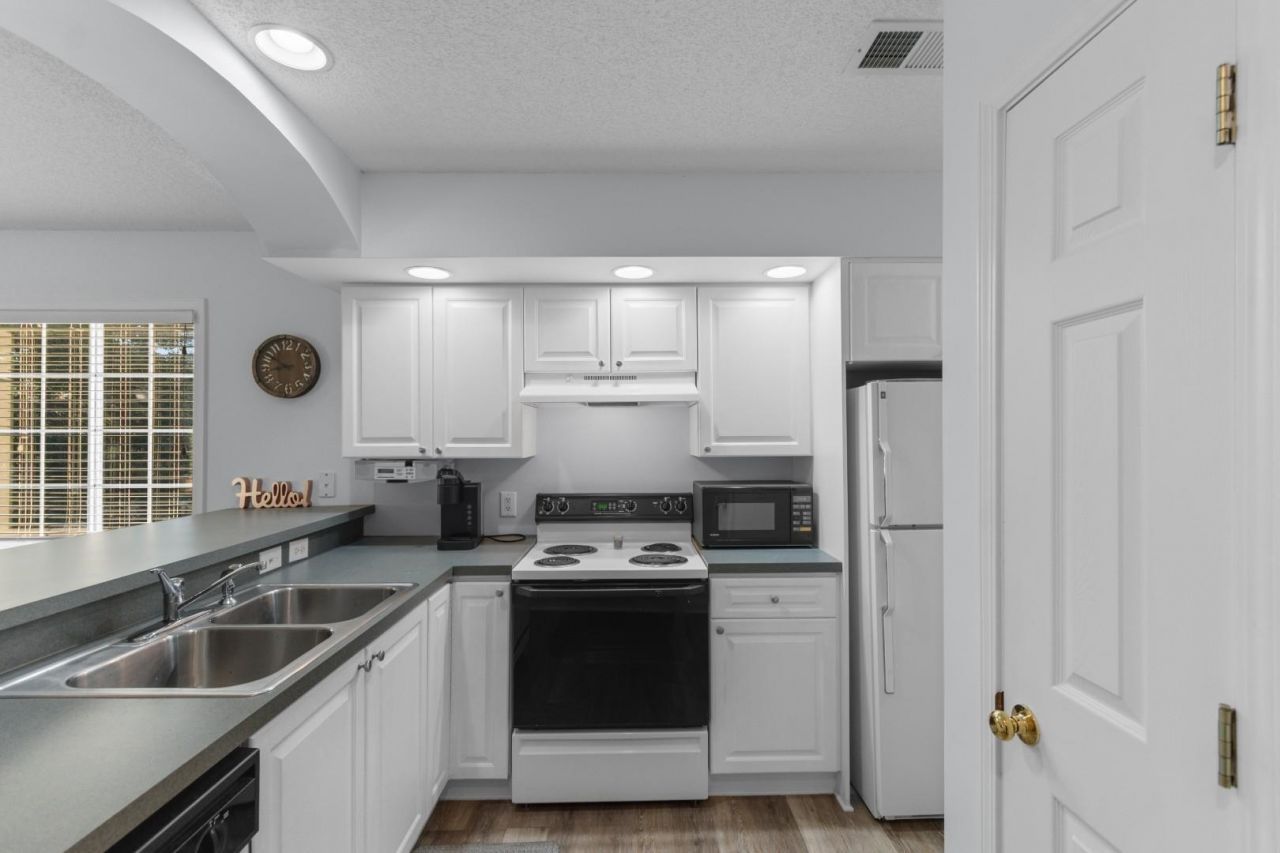 4430 Eastport Blvd. Photo 7